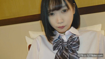 【無制服COS】苗條美女再會車內口交開房插入中出