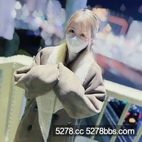 與那個女孩重逢成人的性愛。