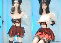 11月新品福利！露臉定制，極品嫩妹，推特裸舞福利姬【魔法貝貝】小紅裙的才藝 貝貝的裸舞純享版