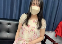 完全素人18歳童顏可愛非常害羞反應也很棒。