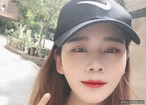 【洩密流出】Stripchat西安巨乳素人女友「Yiyiya-38E」，女友功夫了得黑絲短裙全自動騎乘上位
