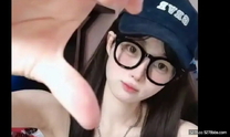 死肥宅網約蘿莉少女付費資源 03年雙馬尾眼鏡蘿莉被強行無套內射委屈哭了