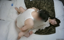 22歲清秀系苗條高潮體質可愛的外表和聲音讓大叔高興