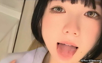 極品純欲短髮青春眼鏡二次元美少女，非常淫蕩反差，無毛逼跳蛋自慰高潮噴水
