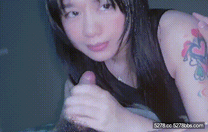 灣灣人妻[Daisybaby] 身材豐滿皮膚白皙雞巴舔硬了主動上位騎乘被後入猛懟操出一逼白漿 最後拔槍射了一肚皮精液