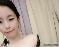 騷貨的天花板【徐婉婉，淫蕩小穴被插爽死啦，’看我用逼逼夾你大雞巴，啊啊哦哦，超清晰、大量尿液如泉水般猛特寫！