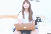 清純顔值鄰家少女『蝦醬』JK學妹性學攻略~兄妹**哥哥用肉棒親身教育，萌萌的外表 嬌小身材又純又欲 愛不釋手
