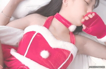 白嫩甜美學姐女神❤️【愛玩熊熊】激情聖誕液 白虎性奴學姐的取精作業！白嫩身材配上紅色