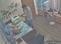 黑客破解家庭網路攝像頭偷拍❤️白領夫妻想找網友換妻做愛一邊自拍留念一邊和網友分享