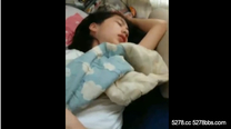 雲盤高質露臉洩密！清純漂亮美少女被老司機男友出租房調教成小母狗，日常摳逼玩肏妹子又痛又爽的嗲叫