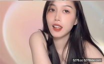 清純可愛反差眼鏡娘女主播「sydney」鄰家姐姐水超多，跳蛋按摩粉嫩小穴濕潤